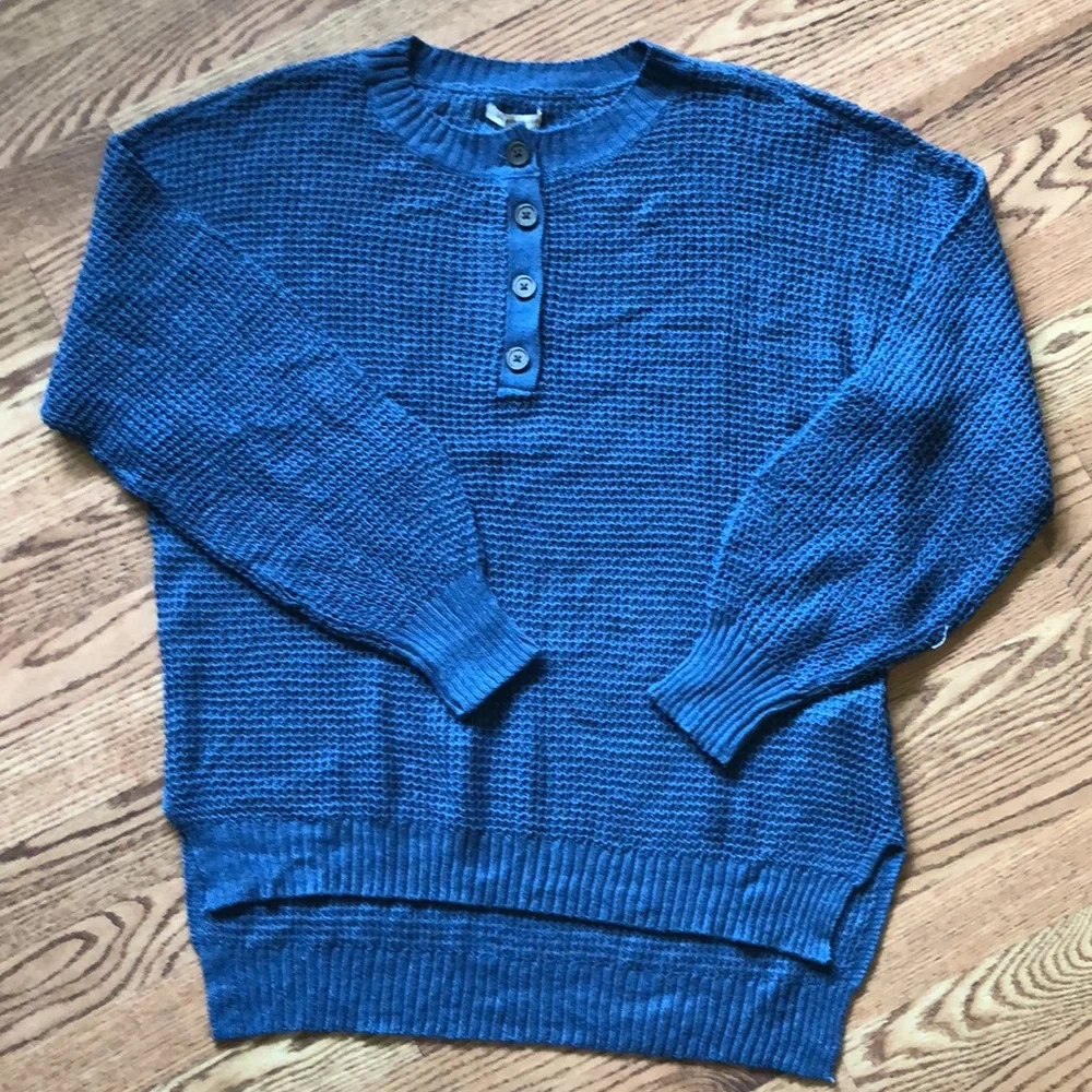 🔥NWT🔥 American Eagle Outfitters Women’s Oversized Henley Sweater - Picture 4 of 8